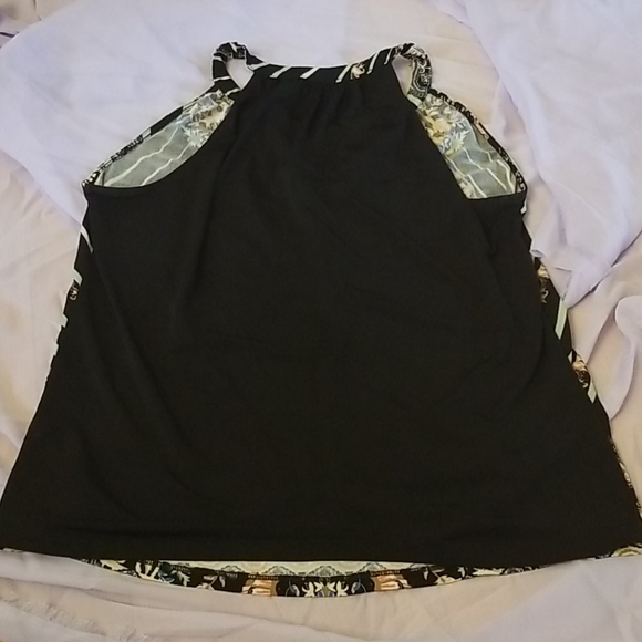 Women's Paisly and Floral Pattern Fancy Tank Top - Picture 5 of 5